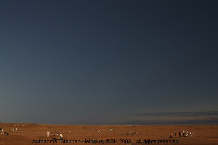 Abziehender Mondschatten über der Wüste Gobi